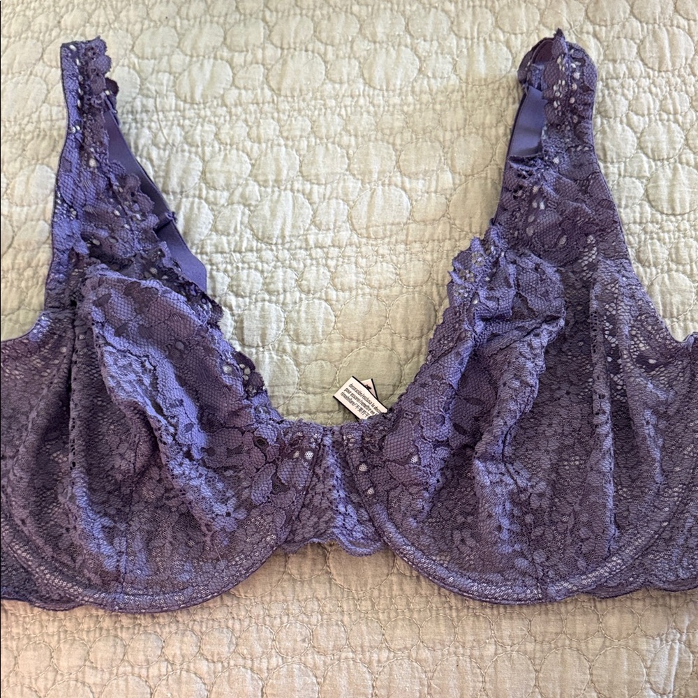VS Lace Underwire Bra in Purple